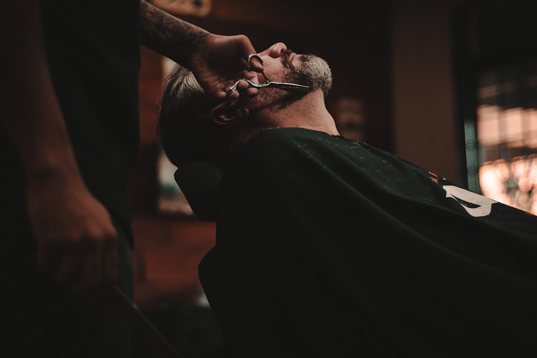 Scissor detail over the beard